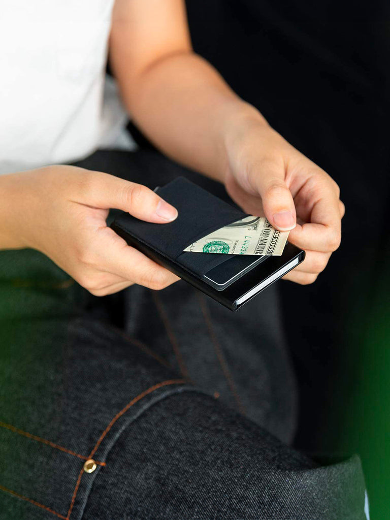 Porta carte in alluminio con protezione RFID, ultra sottile, con meccanismo di espulsione rapida, modello Xylen