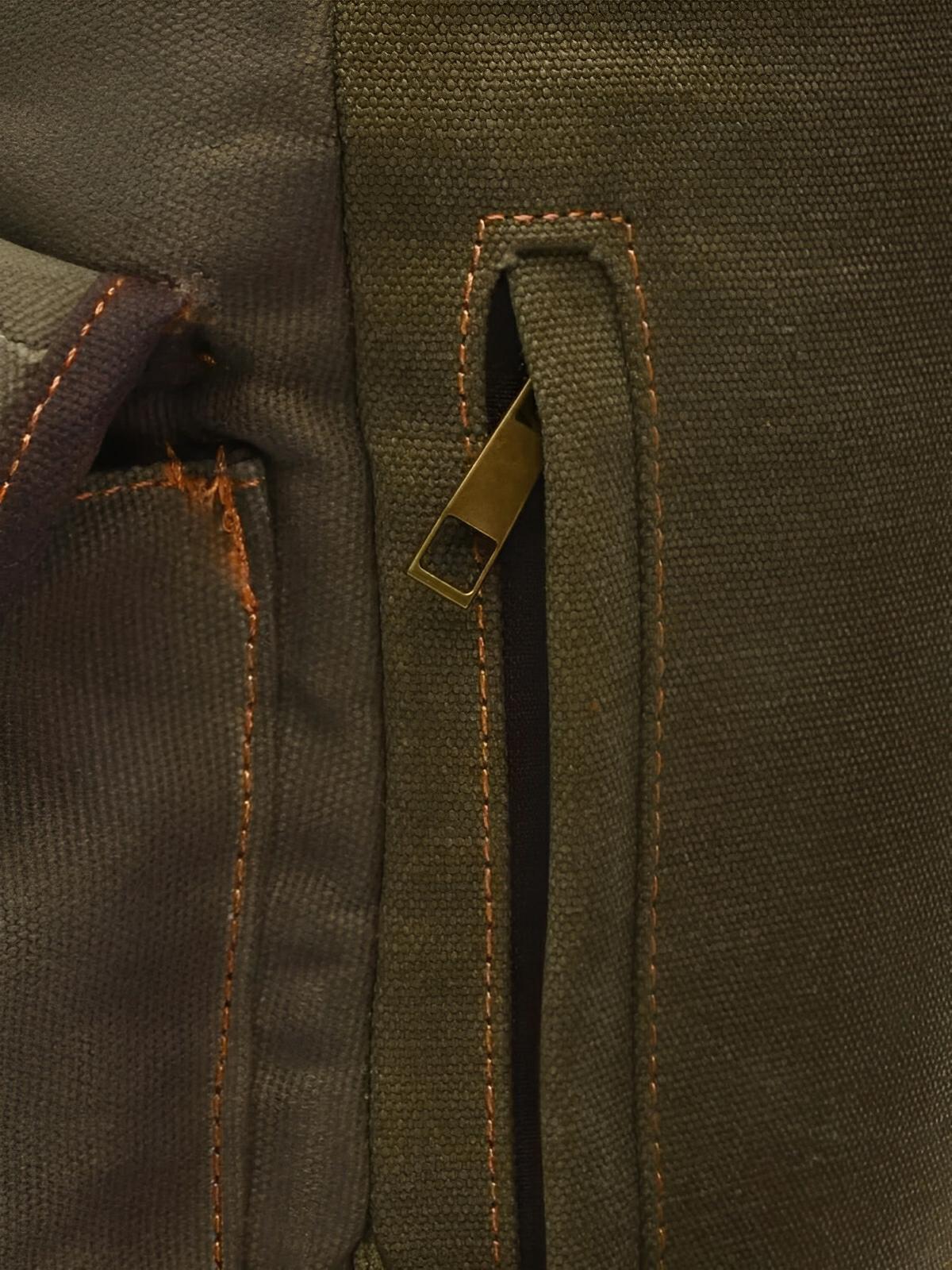Modell Beltran, wasserdichter und geräumiger Rucksack aus gewachstem Canvas und echtem Leder