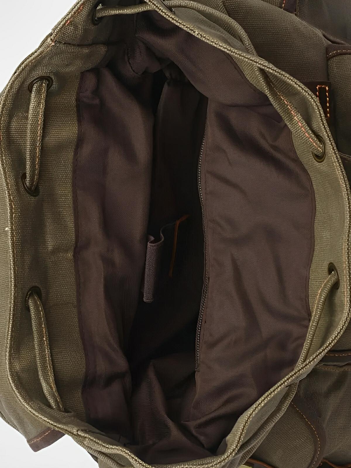Modell Beltran, wasserdichter und geräumiger Rucksack aus gewachstem Canvas und echtem Leder