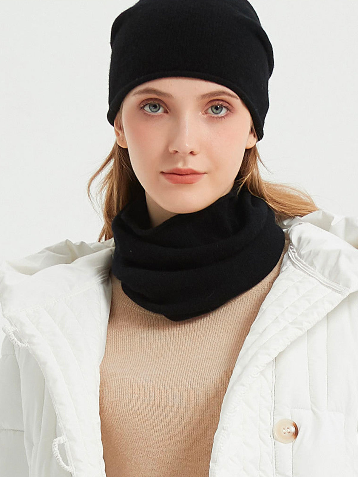 Cache-cou en laine mérinos, douceur naturelle, chaleur respirante, design sans couture, confort léger, style unisexe, modèle Freya