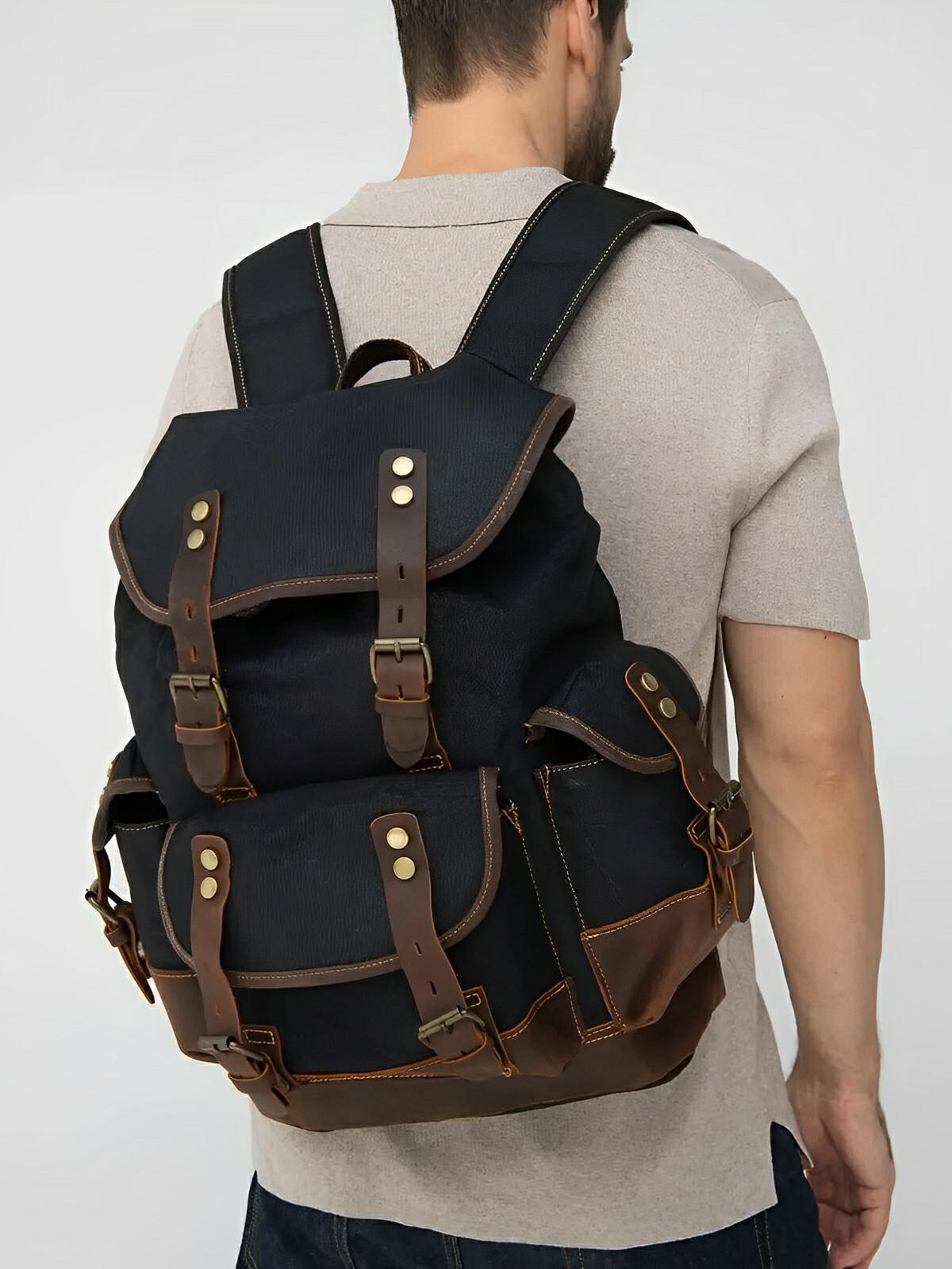 Modell Beltran, wasserdichter und geräumiger Rucksack aus gewachstem Canvas und echtem Leder