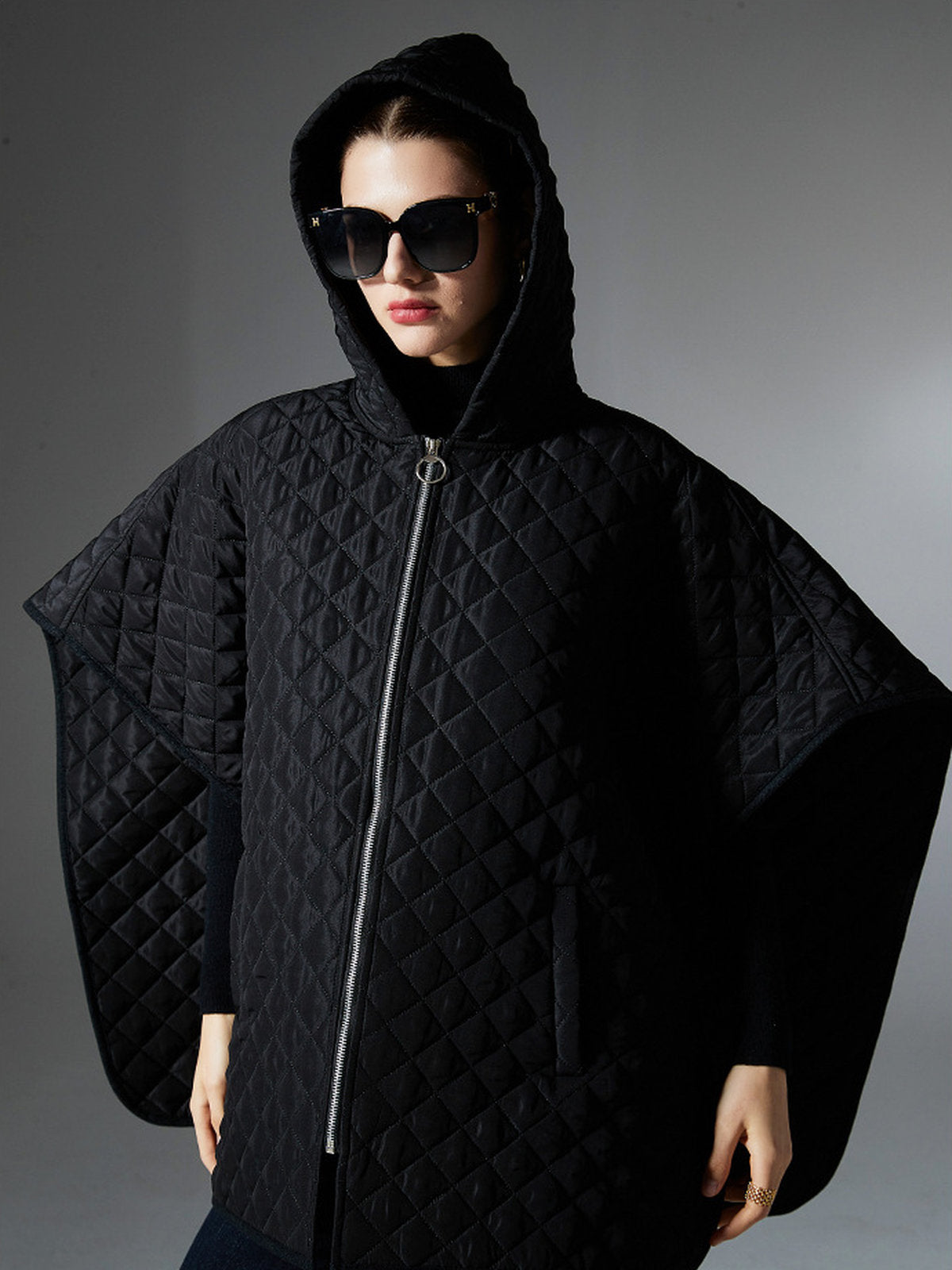 Châle matelassé noir, cape d’hiver à capuche, poncho long zippé, manteau léger femme, chaleur douce, style urbain, modèle Idale