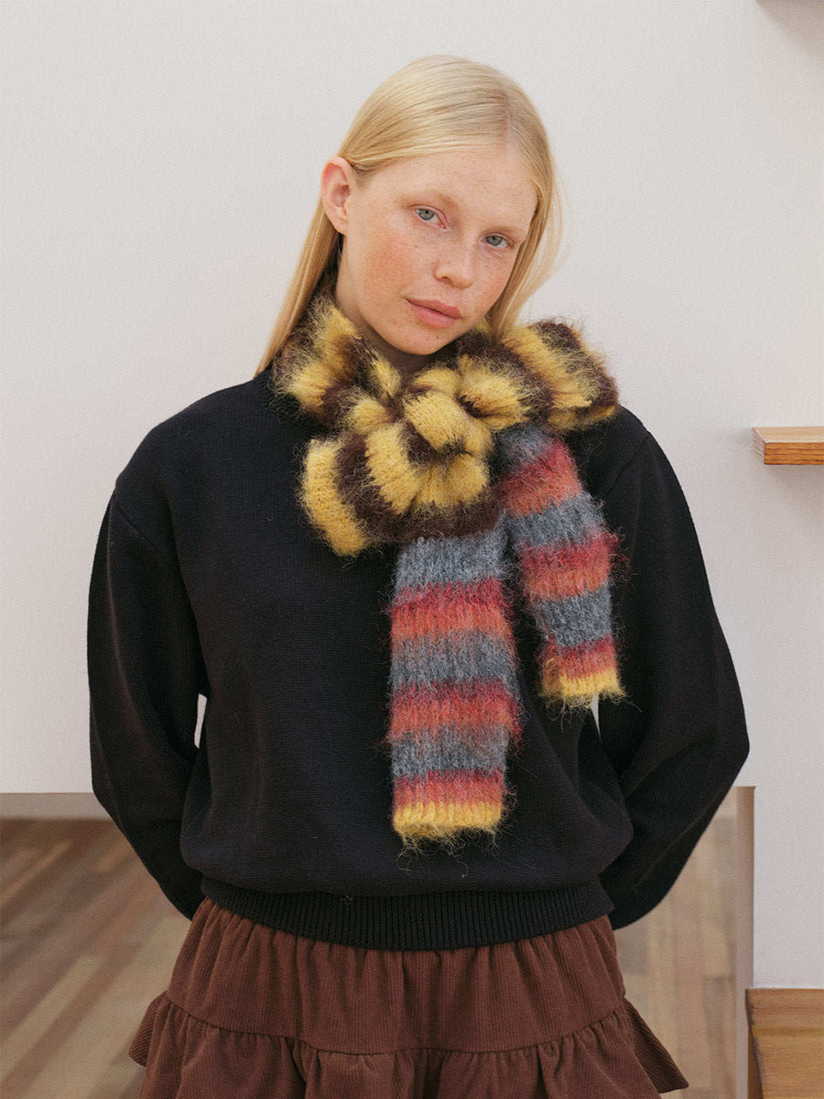Écharpe en maille duveteuse, rayures multicolores, douce et chaude, style streetwear hivernal, longue écharpe fine, modèle tendance unisexe, modèle Fizie