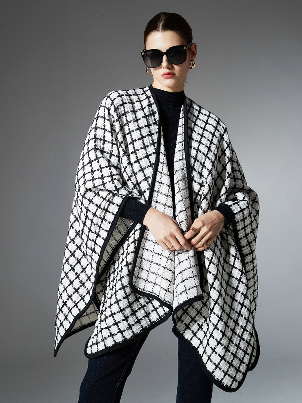 Châle à carreaux noir et blanc, cape douce en fibres synthétiques, poncho chaud femme, accessoire mode automne hiver, grande étole légère et confortable, modèle Princia