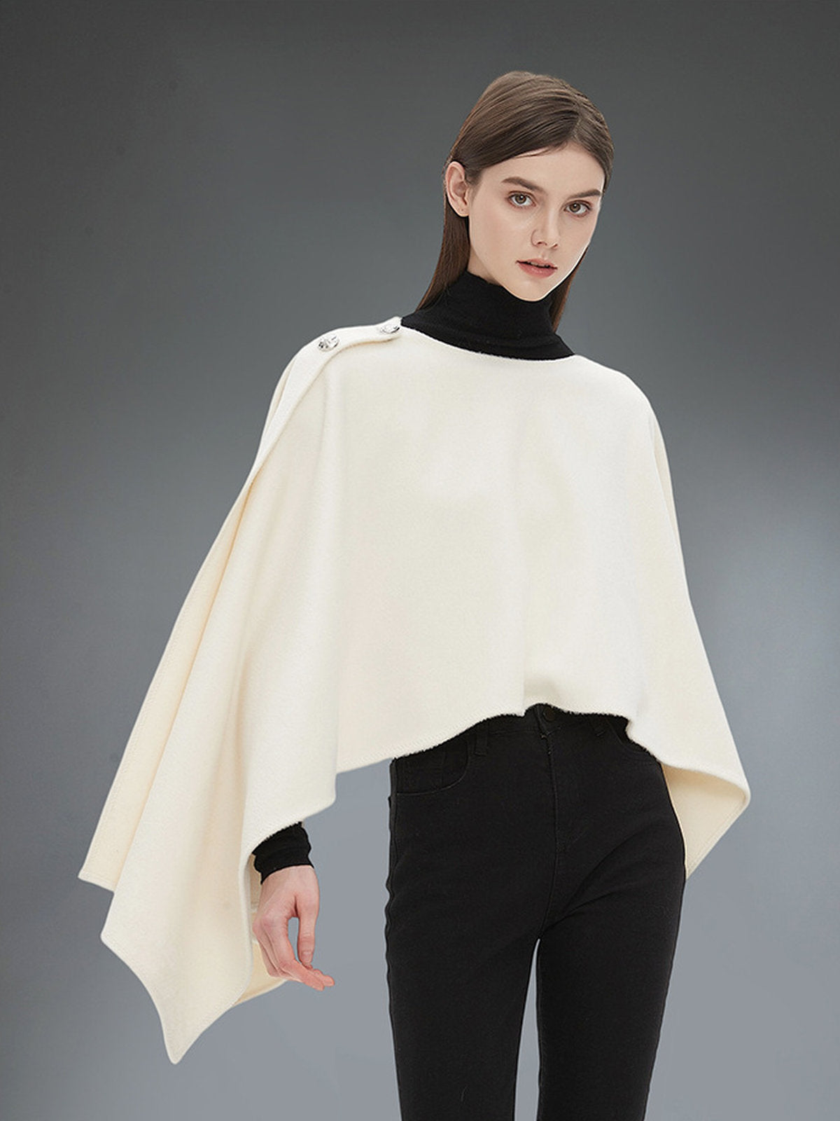 Châle à boutons, cape fluide, poncho doux, châle chaud femme, couvre-épaules hiver, châle élégant noir blanc, modèle Sandrine