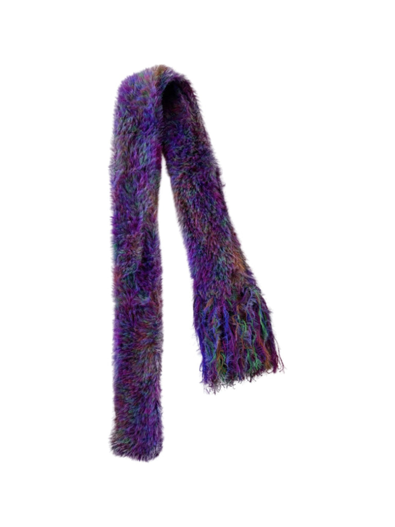 Écharpe fine en fausse fourrure, style doux et fantaisie, longue à franges, accessoire hiver femme, toucher duveteux, design original, modèle Rafla