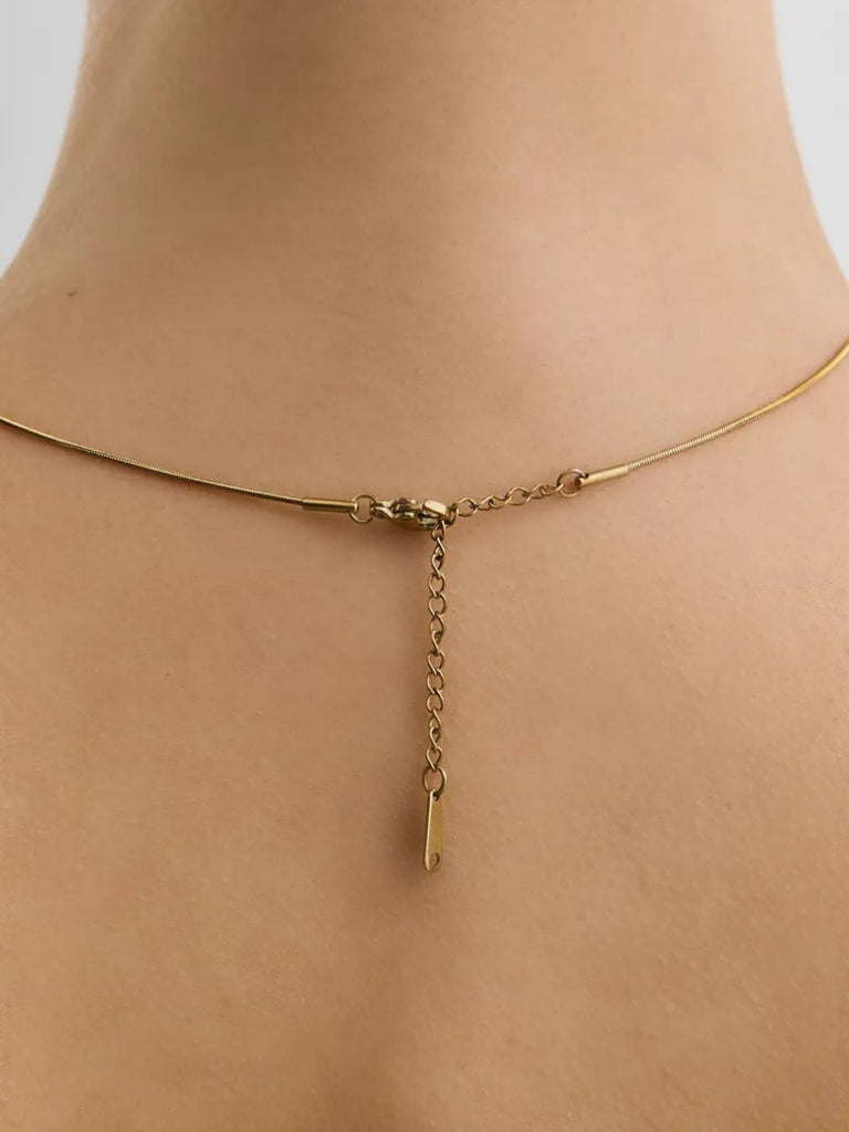 Collier chaîne fine, design irrégulier, acier doré, style froid, bijou tendance femme, Naomie