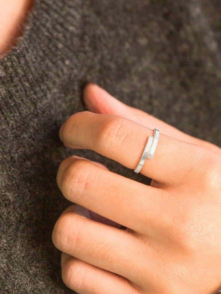 Bague couple acier inoxydable, ouverte géométrique, anneau ajustable poli, minimaliste dorée, moderne US7, modèle Louise - Bague - Argent S