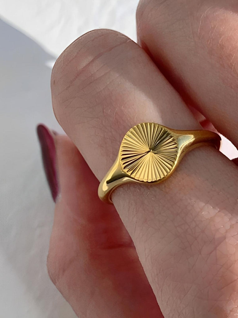 Bague femme acier inoxydable, anneau texturé rond, finition or 18 carats, bague minimaliste tendance, bijou doré moderne, modèle Jenara - Bague - Or XXS