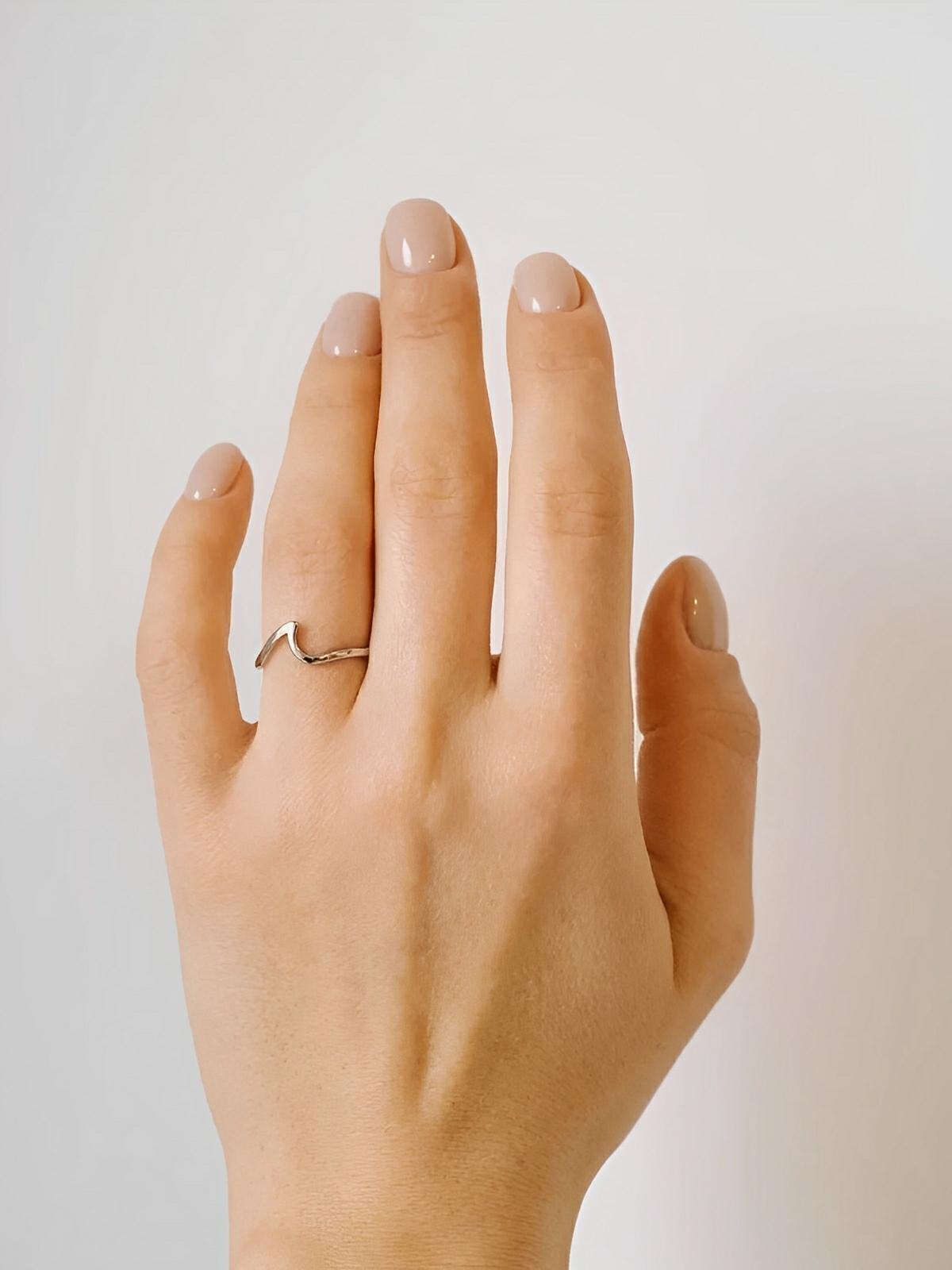 Bague femme vague, acier inoxydable, or 14 carats, design minimaliste, taille ajustée, modèle Haicha - Bague - Argent XXS