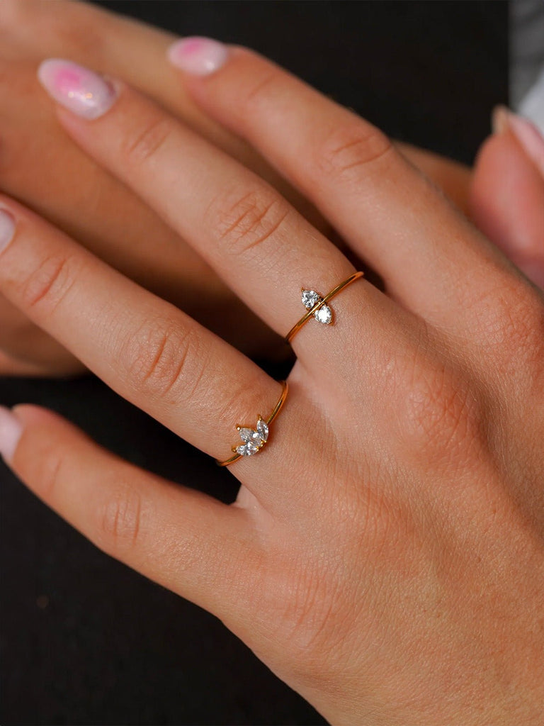 Bague fine goutte double zircone, bague ouverte ajustable, bague femme or 18K, bijou doigt délicat, anneau minimaliste chic, modèle Windz - Bague - Or XS
