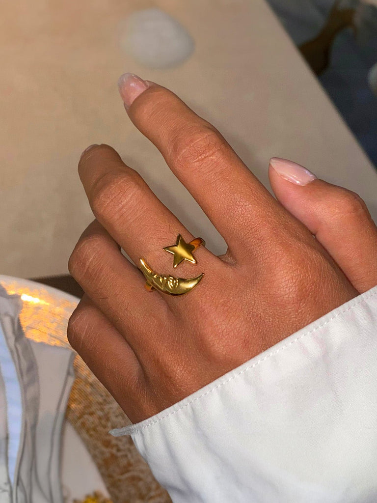 Bague lune étoile dorée, croissant de lune femme, ajustable en acier inoxydable, bague tendance cosmique, bijou céleste doré, modèle Elia - Bague - Or