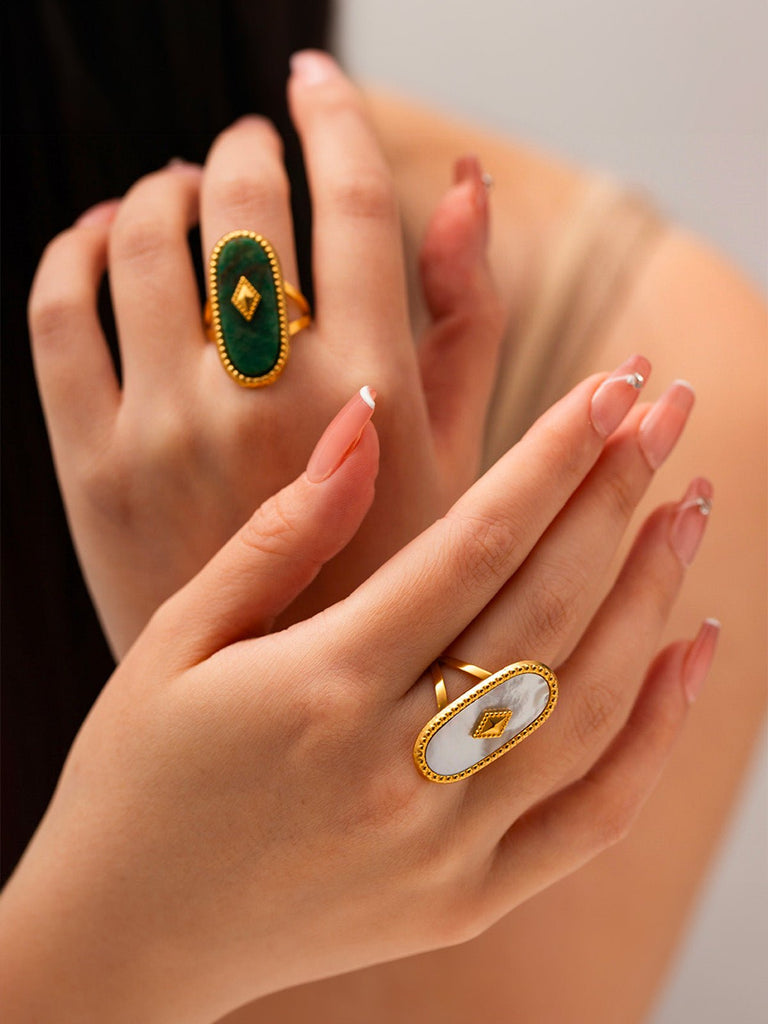 Bague ovale pierre verte, nacre blanche, réglable, acier inoxydable, finition or, modèle Lavine - Bague - Blanc