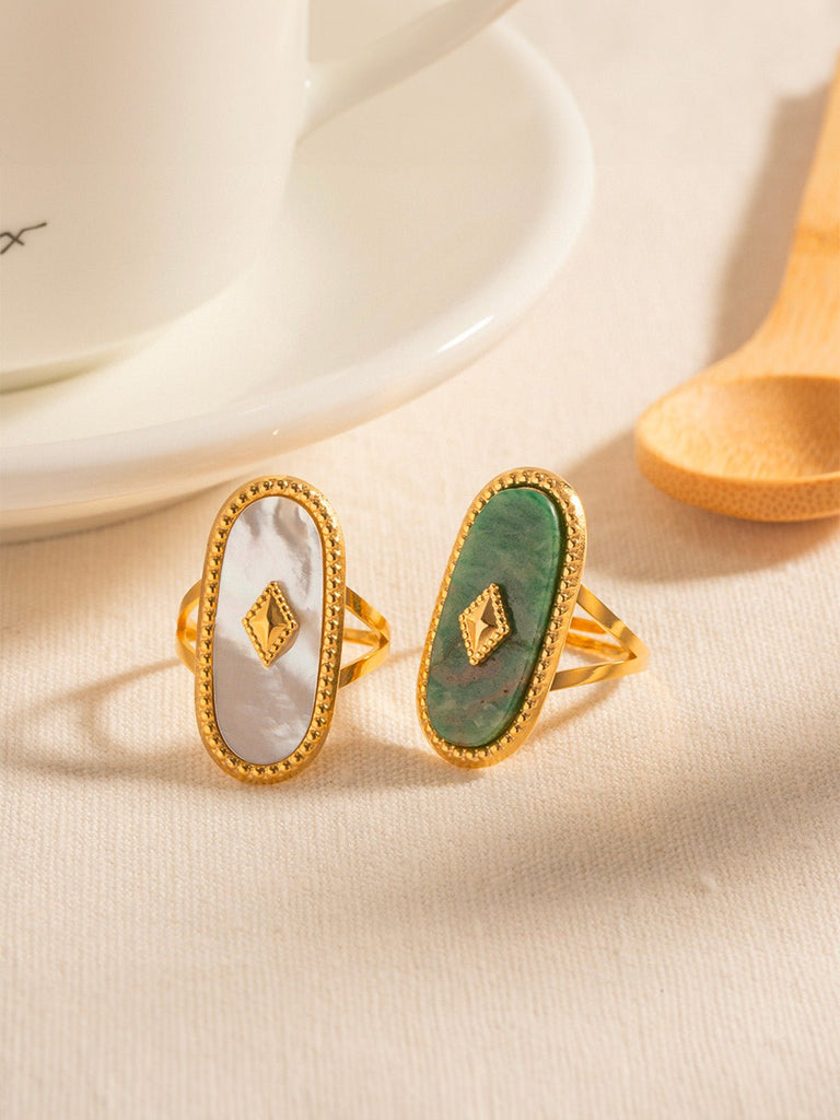 Bague ovale pierre verte, nacre blanche, réglable, acier inoxydable, finition or, modèle Lavine - Bague - Blanc