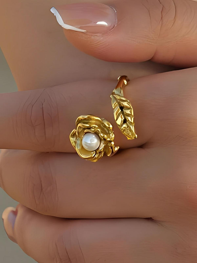 Bague rétro perles camélia, bague mode douce, bague femme acier inoxydable or 18 carats, bague légère luxe, bijou tendance pour déplacements, modèle Koule - Bague - Or S