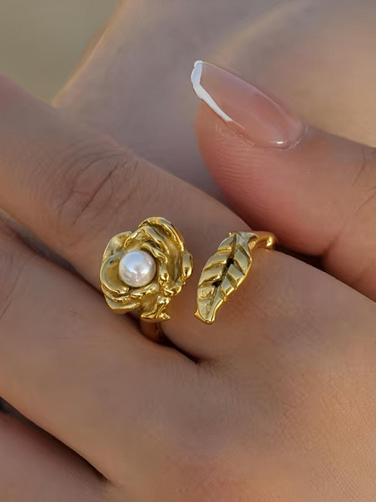 Bague rétro perles camélia, bague mode douce, bague femme acier inoxydable or 18 carats, bague légère luxe, bijou tendance pour déplacements, modèle Koule - Bague - Or S