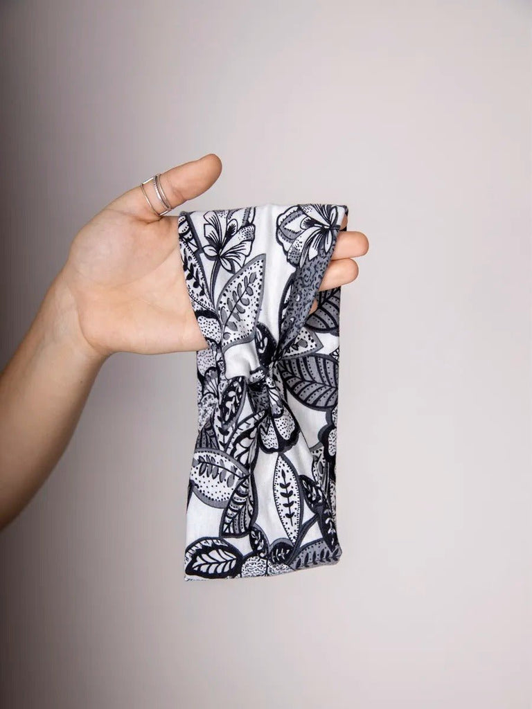 Bandeau cheveux femme, large, extensible, imprimé floral noir et blanc, yoga, sport, maquillage, coiffure, modèle Alola - Bandeau pour cheveux - Noir et blanc