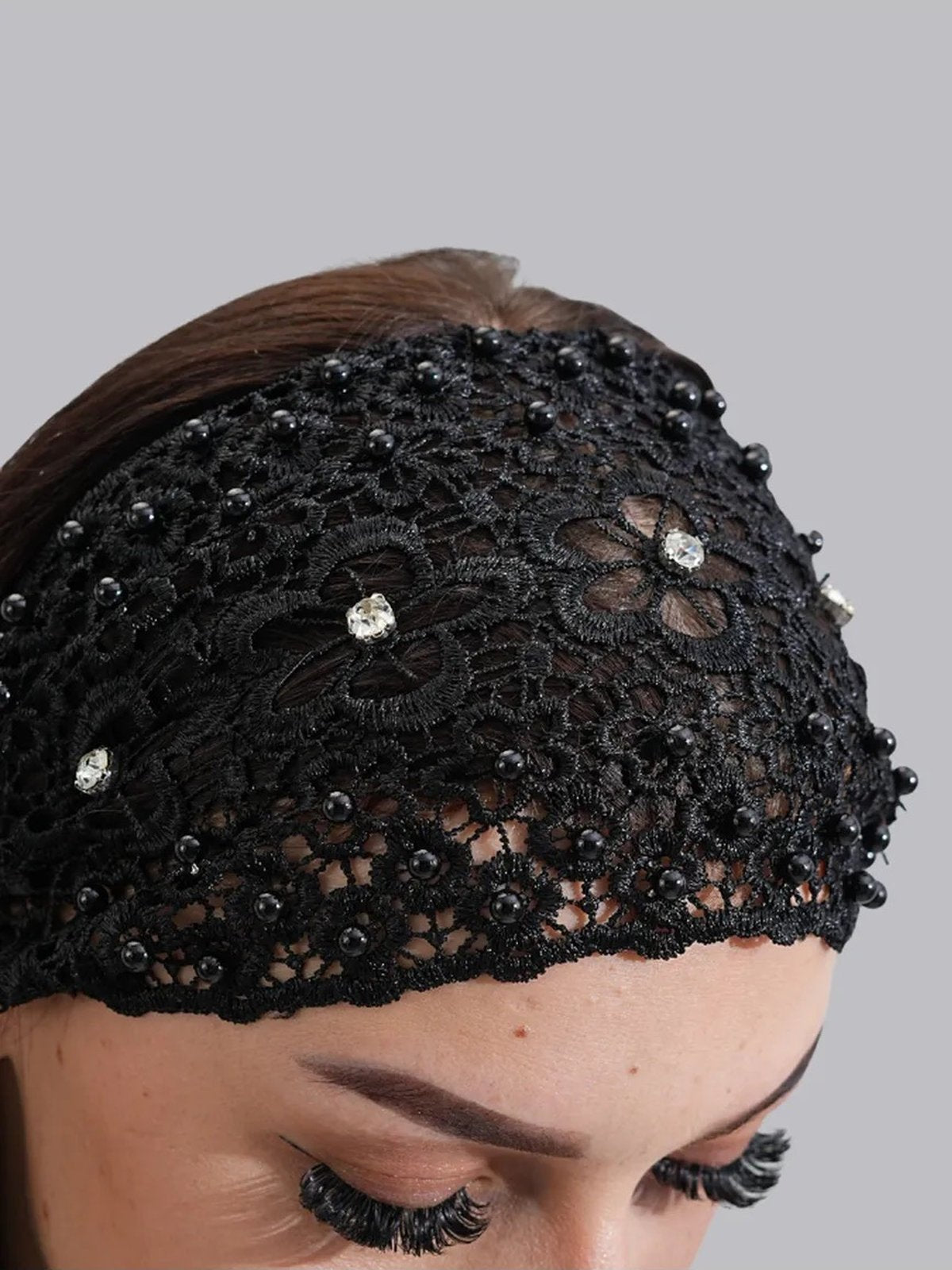 Bandeau dentelle perles, bandeau large élastique femme, serre - tête chic soirée, accessoire cheveux féminin, bandeau mode confortable, modèle Magesta - Bandeau pour cheveux - Noir