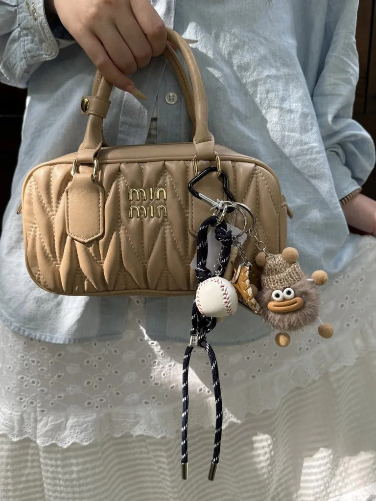 Bijou de sac baseball, porte - clés peluche kawaii, breloque originale, accessoire sac fantaisie, décoration sac rigolote, modèle Troki - Beige