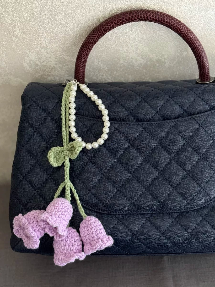Bijou de sac crochet fleur, porte - clés perle, pendentif sac à main, accessoire sac original, breloque sac fait main, modèle Adola - Bijoux de sac - Violet