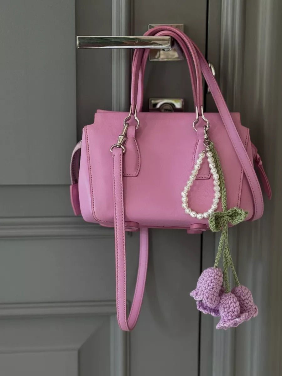 Bijou de sac crochet fleur, porte - clés perle, pendentif sac à main, accessoire sac original, breloque sac fait main, modèle Adola - Bijoux de sac - Violet