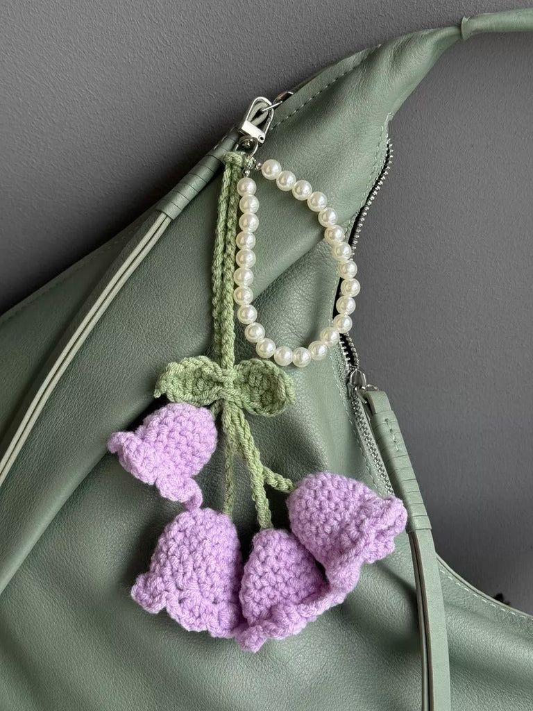 Bijou de sac crochet fleur, porte - clés perle, pendentif sac à main, accessoire sac original, breloque sac fait main, modèle Adola - Bijoux de sac - Violet