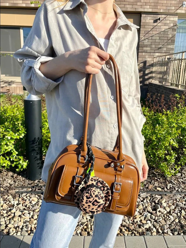 Bijou de sac panama léopard, porte - clés tendance, accessoire Y2K, breloque sac, pochette zippée, modèle Peachy - Bijoux de sac - Beige