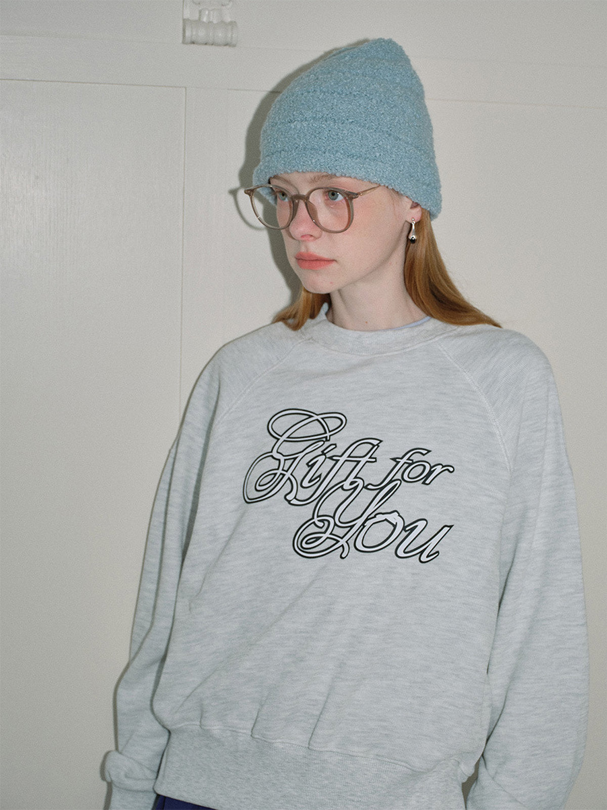 Bonnet chaud femme hiver, accessoire maille texturée, laine bouclette confortable, couvre - chef doux et ample, style unisexe tendance, look streetwear hiver, modèle Bernie - Bonnets - Bleu