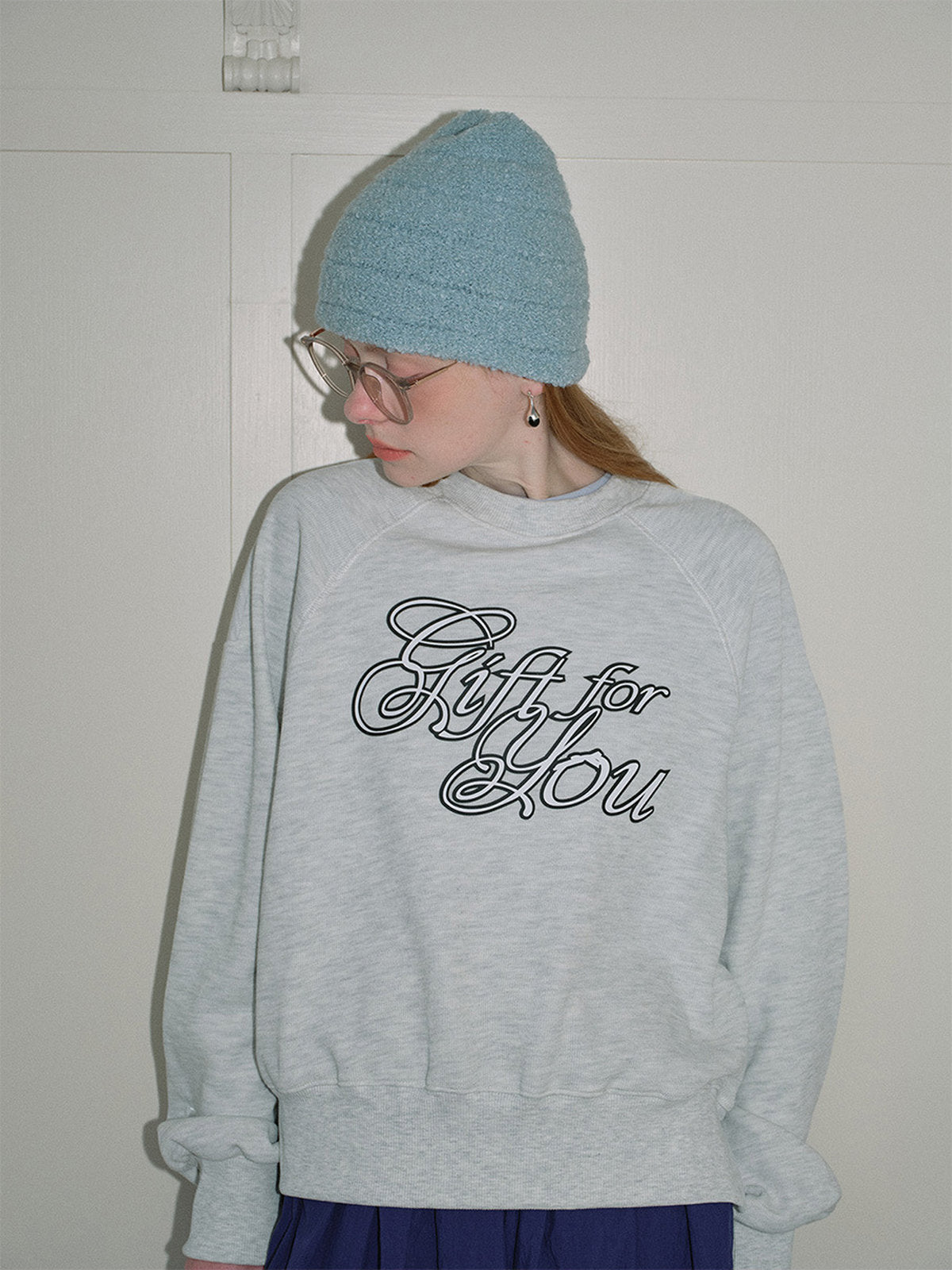 Bonnet chaud femme hiver, accessoire maille texturée, laine bouclette confortable, couvre - chef doux et ample, style unisexe tendance, look streetwear hiver, modèle Bernie - Bonnets - Bleu