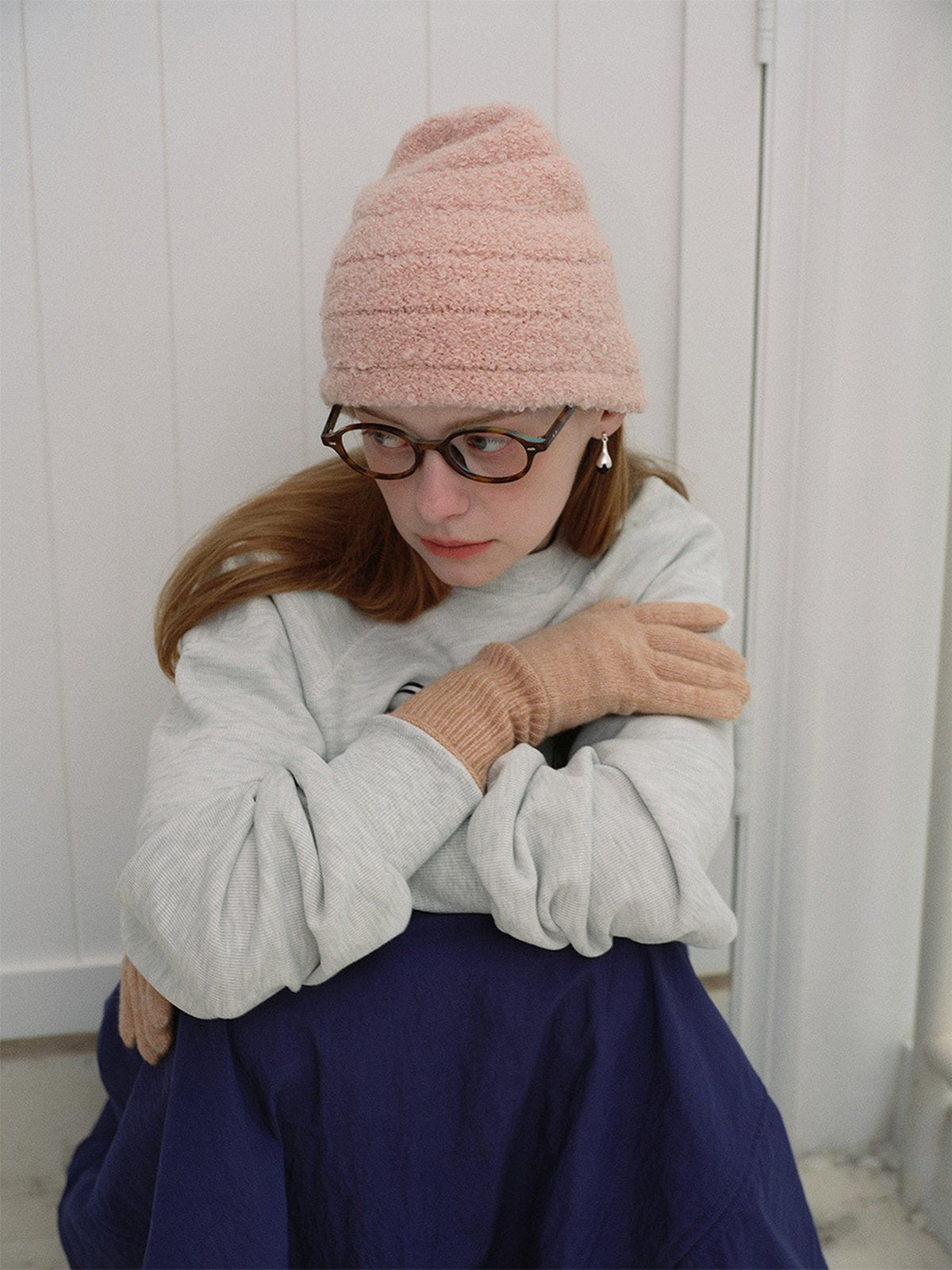 Bonnet chaud femme hiver, accessoire maille texturée, laine bouclette confortable, couvre - chef doux et ample, style unisexe tendance, look streetwear hiver, modèle Bernie - Bonnets - Rose