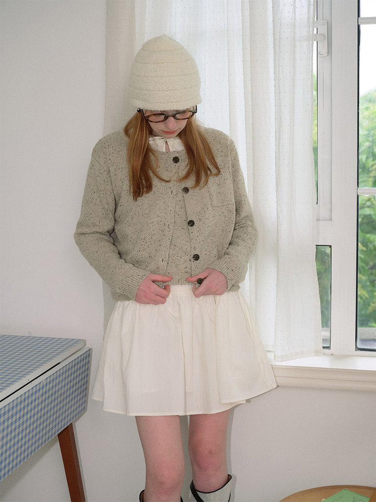 Bonnet chaud femme hiver, accessoire maille texturée, laine bouclette confortable, couvre - chef doux et ample, style unisexe tendance, look streetwear hiver, modèle Bernie - Bonnets - Blanc