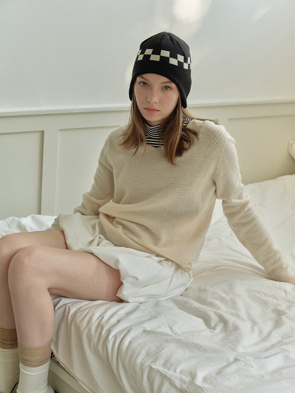 Bonnet chaud hiver, protège oreilles maille damier, bonnet femme visage fin, bonnet tricot doux, bonnet extensible hiver, modèle Monie - Bonnets - Noir