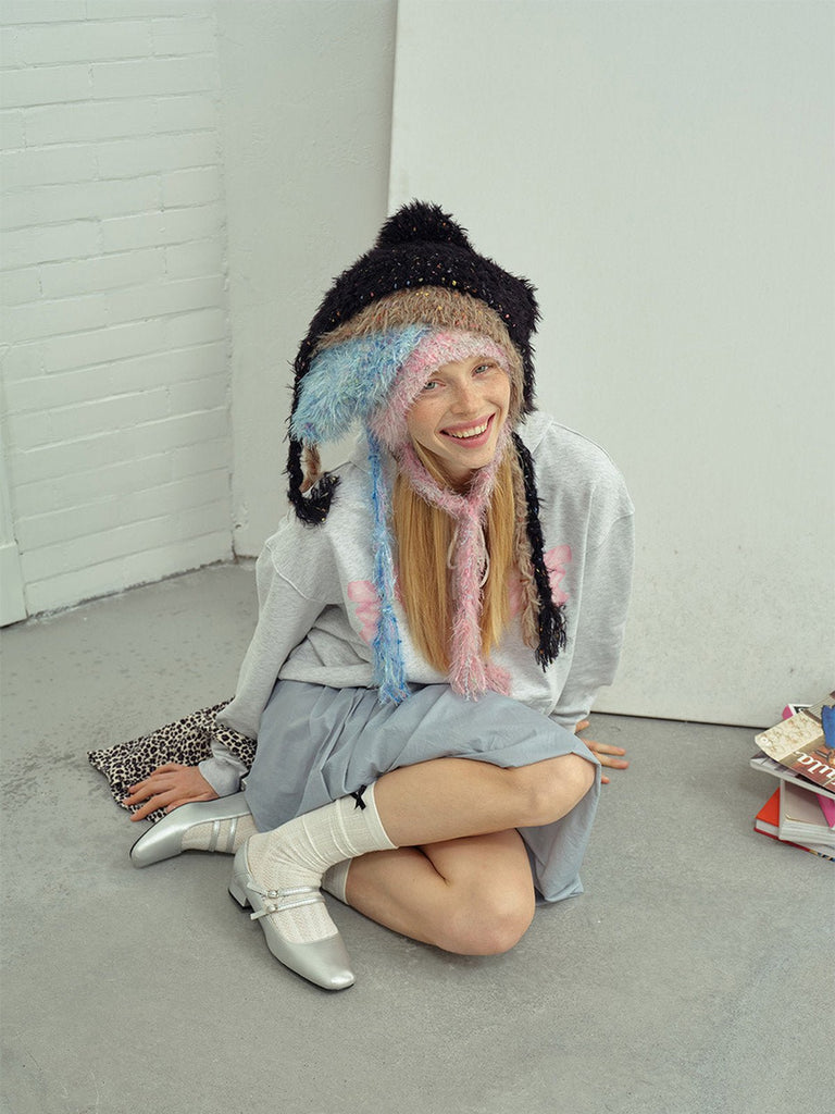 Bonnet d'hiver chaud, accessoire ourson en maille, style doux à pompons, couvre - oreilles fantaisie, bonnet à liens tressés, toucher duveteux, modèle Kogra - Bonnets - Gris