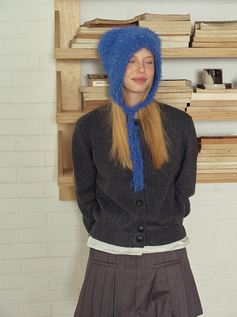 Bonnet d'hiver chaud, accessoire ourson en maille, style doux à pompons, couvre - oreilles fantaisie, bonnet à liens tressés, toucher duveteux, modèle Kogra - Bonnets - Bleu