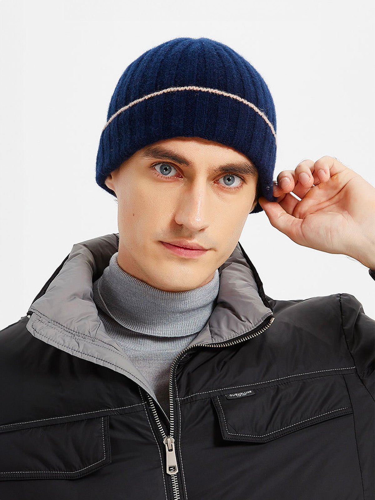 Bonnet en laine chaude, maille côtelée unisexe, revers extensible et confortable, touche de couleur contrastée, douceur naturelle pour l’hiver, modèle Kinsy - Bonnets - Bleu marine