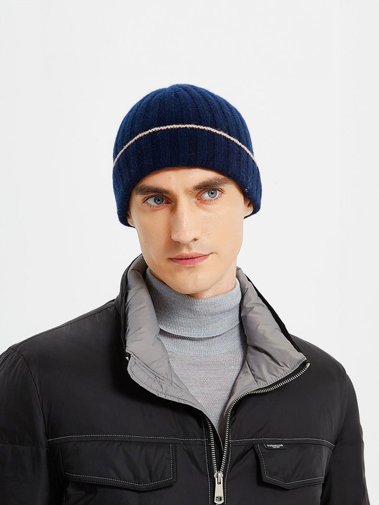 Bonnet en laine chaude, maille côtelée unisexe, revers extensible et confortable, touche de couleur contrastée, douceur naturelle pour l’hiver, modèle Kinsy - Bonnets - Bleu marine
