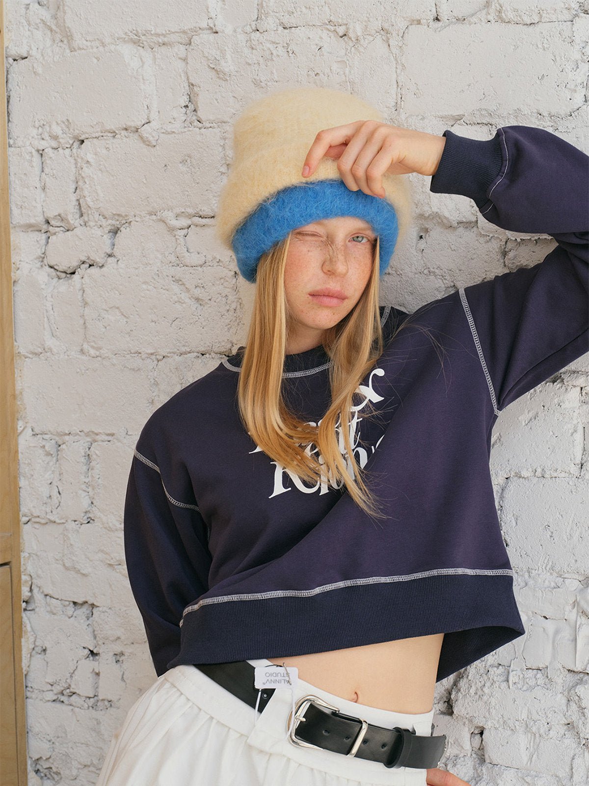 Bonnet en laine mohair d'alpaga duveteux, toucher doux et chaud, look épuré et moderne, couleur unie ou contrastée, parfait pour l’hiver, modèle Skia - Bonnets - Beige