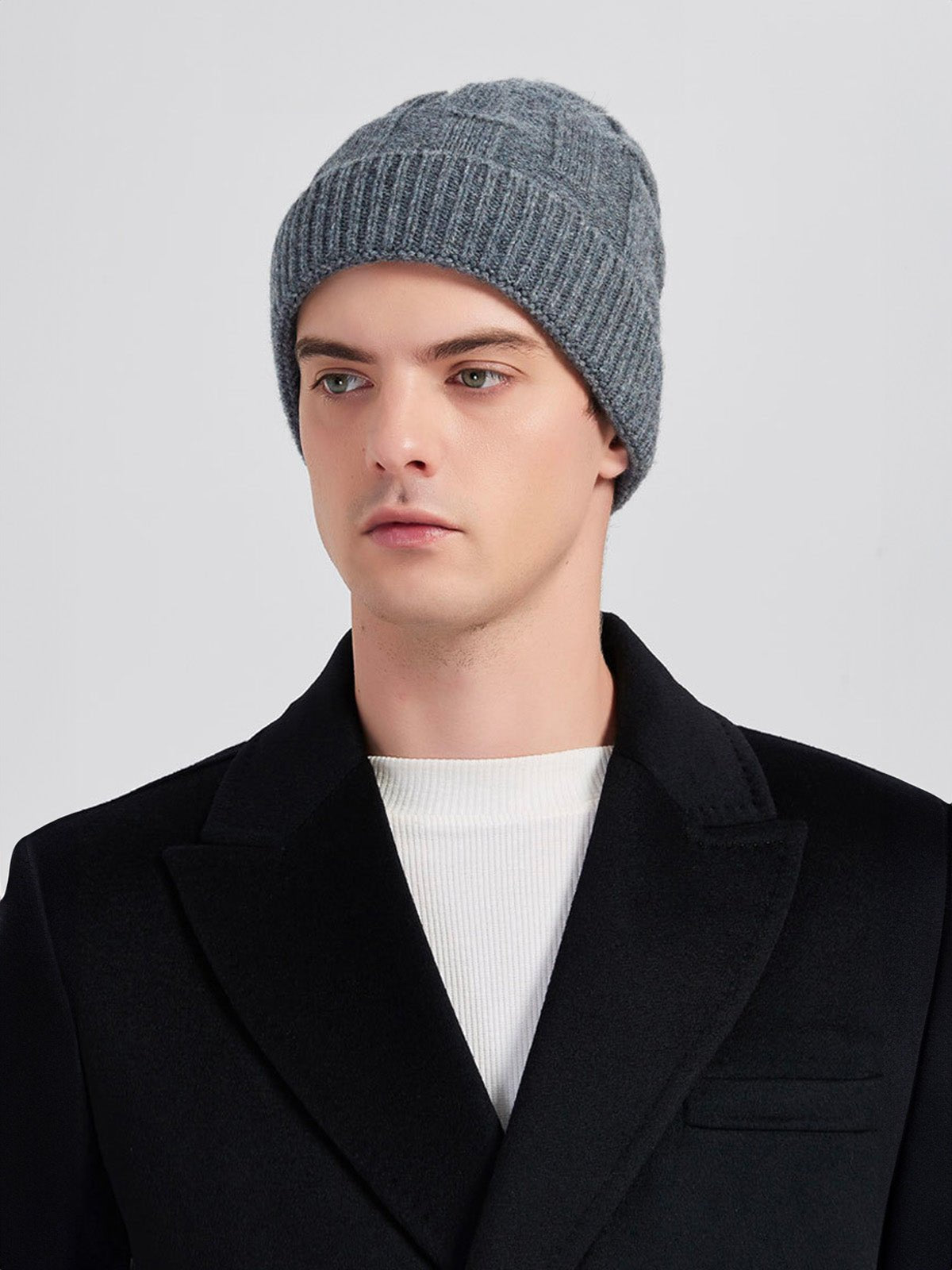 Bonnet en pure laine homme et femme, maille épaisse chaude, design géométrique, toucher doux, bonnet extensible hiver, coupe ajustée confort, modèle Dane - Bonnets - Gris