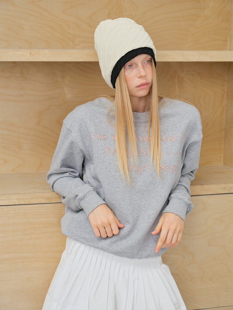 Bonnet tricoté chaud, design côtelé unisexe, coupe ample confortable, style streetwear hivernal, bonnet coton acrylique doux, bonnet sans bord structuré oversize, modèle Ova - Bonnets - Blanc