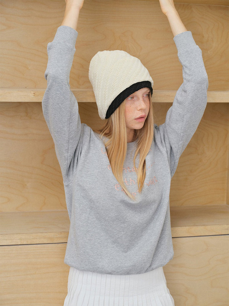 Bonnet tricoté chaud, design côtelé unisexe, coupe ample confortable, style streetwear hivernal, bonnet coton acrylique doux, bonnet sans bord structuré oversize, modèle Ova - Bonnets - Blanc