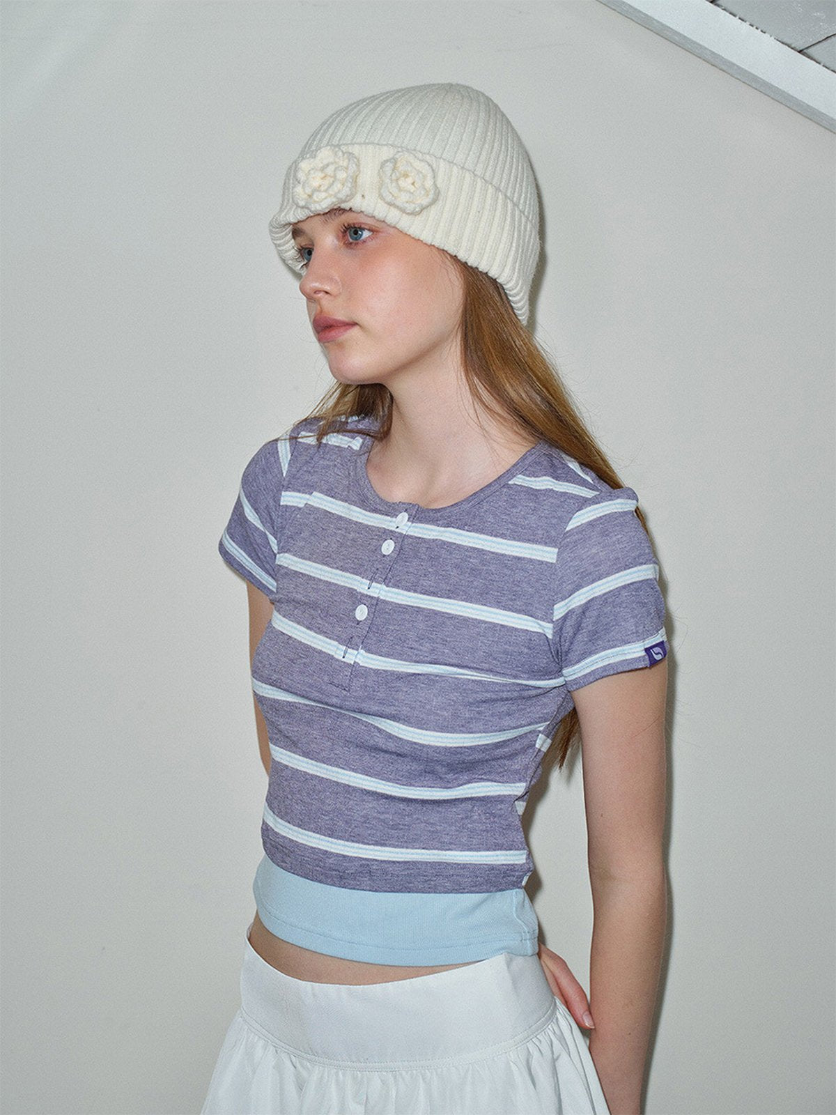 Bonnet tricoté hiver femme, à fleur crochetée, bonnet doux chaud, bonnet street style, bonnet fille tendance, modèle Gardénia - Bonnets - Blanc