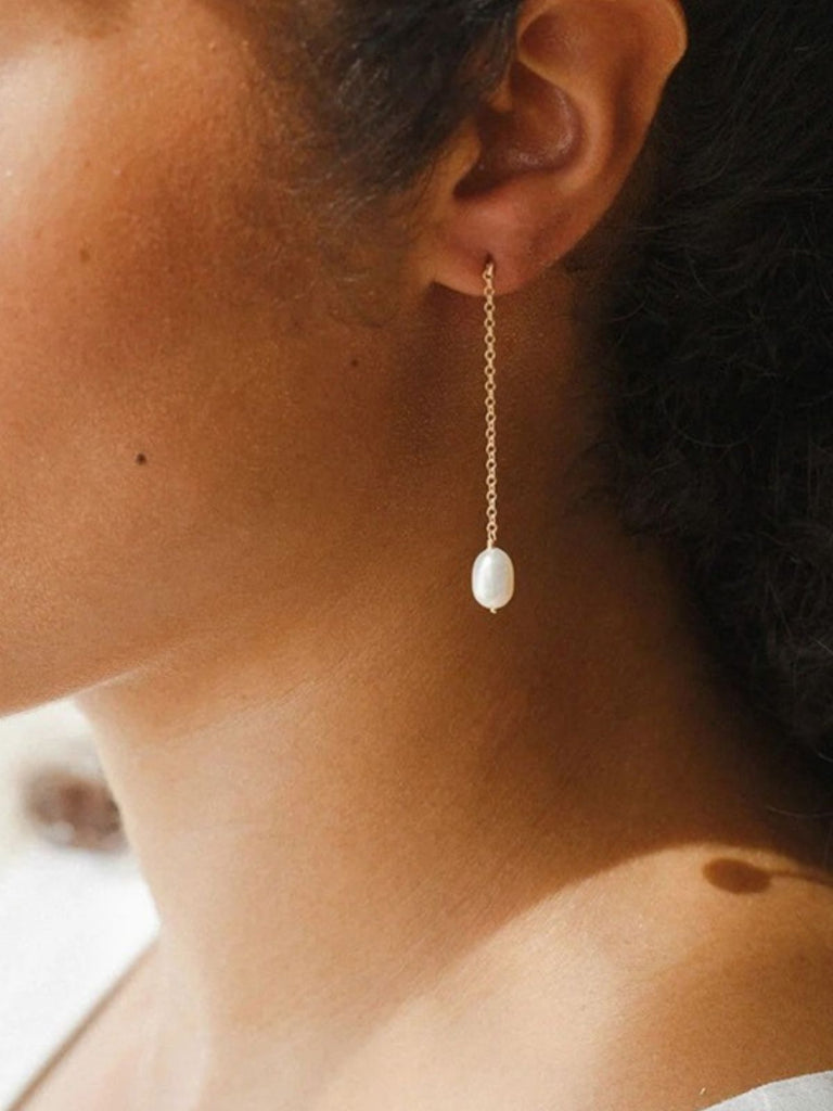 Boucles d’oreilles perles baroques, acier titane plaqué or, longues chaînes pendantes, design géométrique, style moderne, modèle Nargisse - Boucles d'oreilles - Or 50 mm