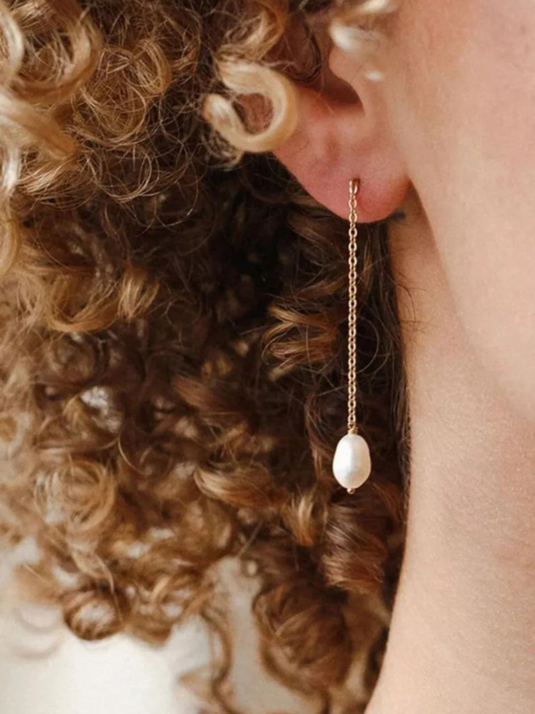 Boucles d’oreilles perles baroques, acier titane plaqué or, longues chaînes pendantes, design géométrique, style moderne, modèle Nargisse - Boucles d'oreilles - Or 50 mm