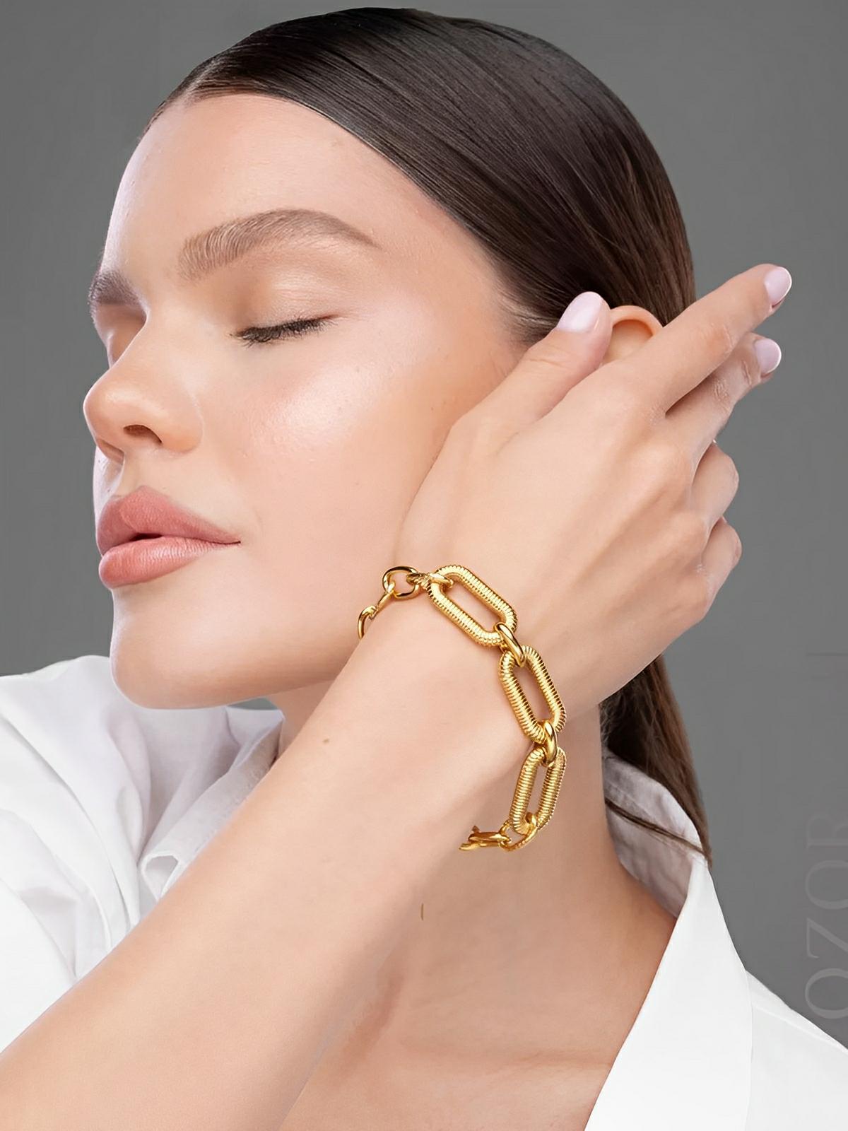 Bracelet chaîne cubaine, acier doré, fermoir mousqueton, style minimaliste, look oversize, modèle Celia - Bracelet - Or