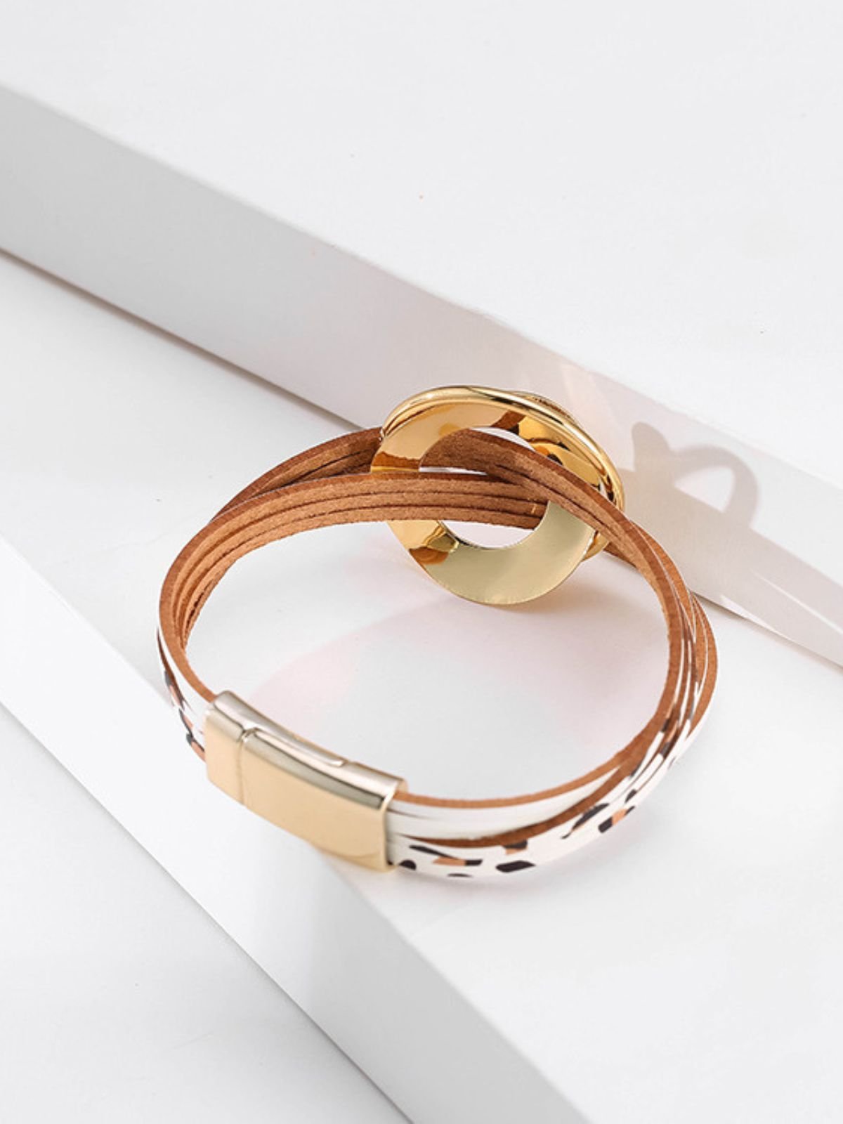 Bracelet cuir multirangs, magnétique, femme, style bohème, large, coloré, modèle Odylle - Bracelet - Leopard