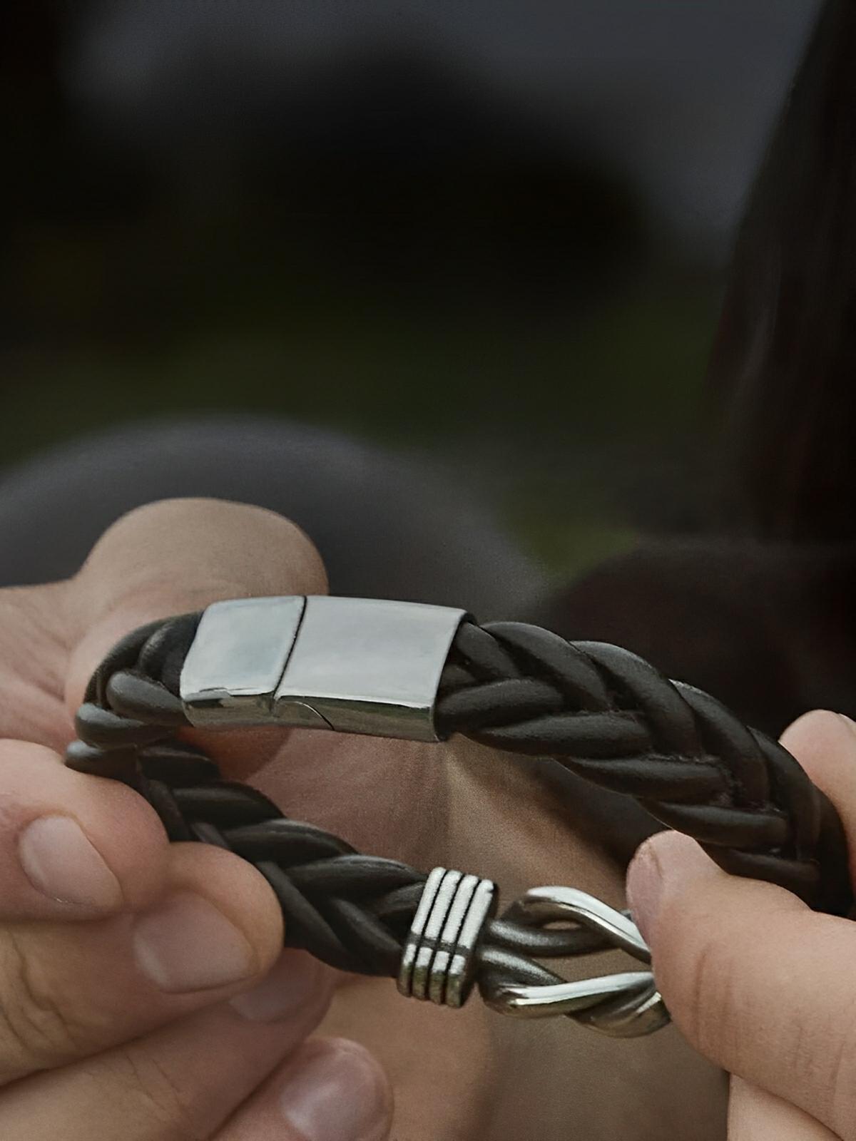Bracelet en cuir tressé noir, acier inoxydable, nœud celtique, design croisé, modèle Léonard - Bracelet - Noir S