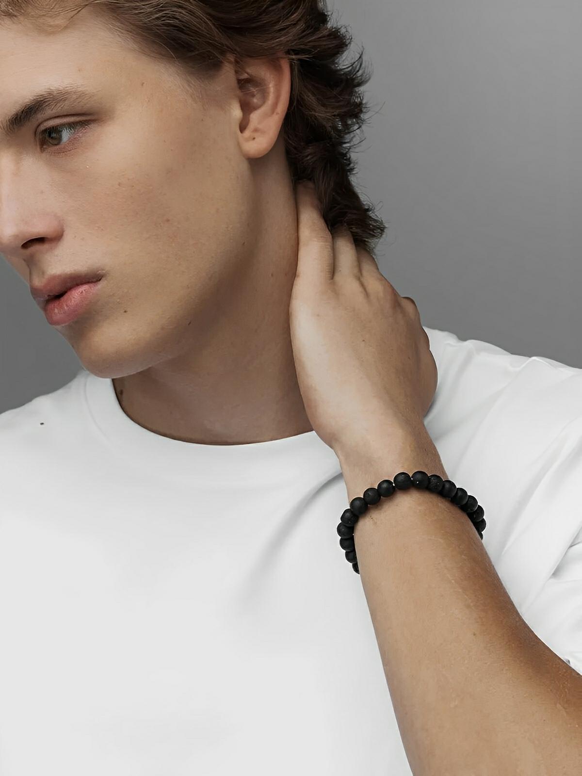 Bracelet en pierres naturelles, élastique, au style précieux et indispensable, modèle Lome - Bracelet - Pierre volcanique S