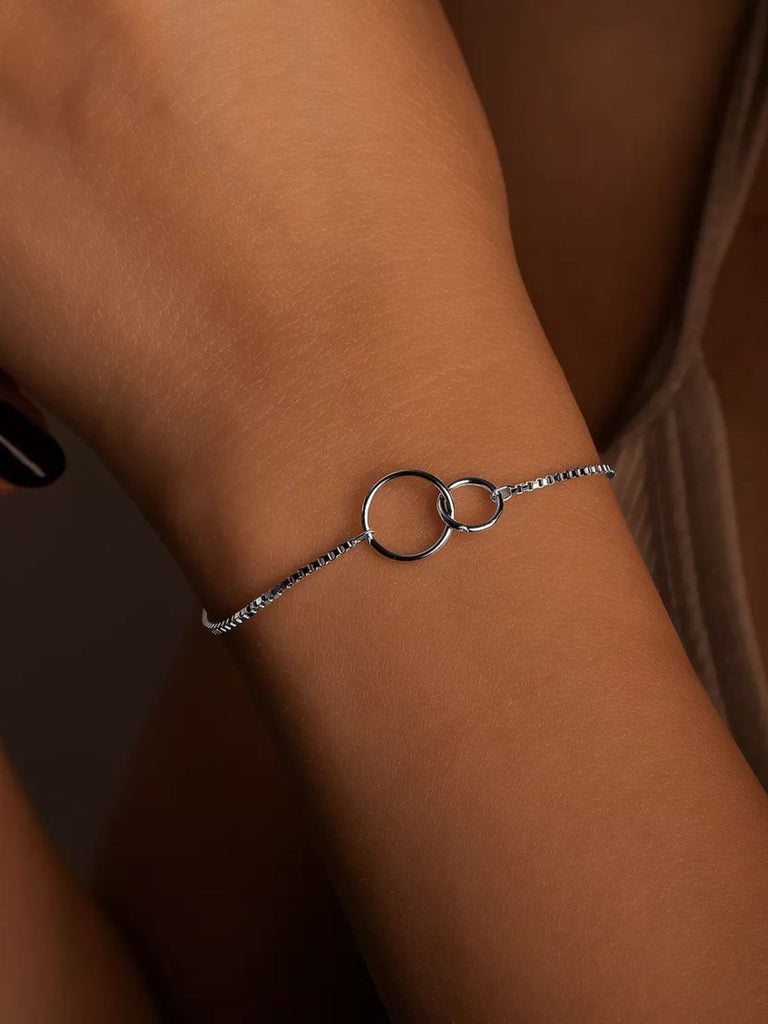 Bracelet femme argent S925, double anneaux, style minimaliste, chaîne fine, design géométrique, fermeture mousqueton, modèle Elisabeth - Bracelet - Argent