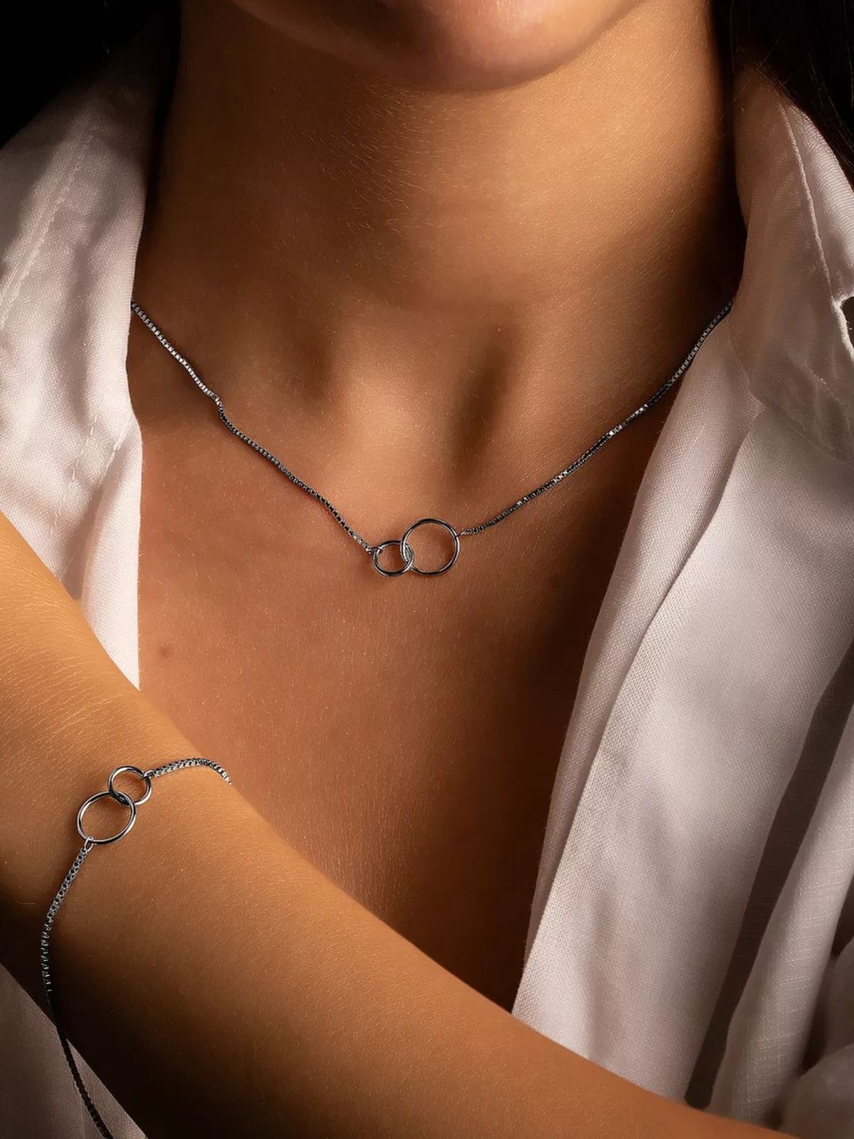 Bracelet femme argent S925, double anneaux, style minimaliste, chaîne fine, design géométrique, fermeture mousqueton, modèle Elisabeth - Bracelet - Argent
