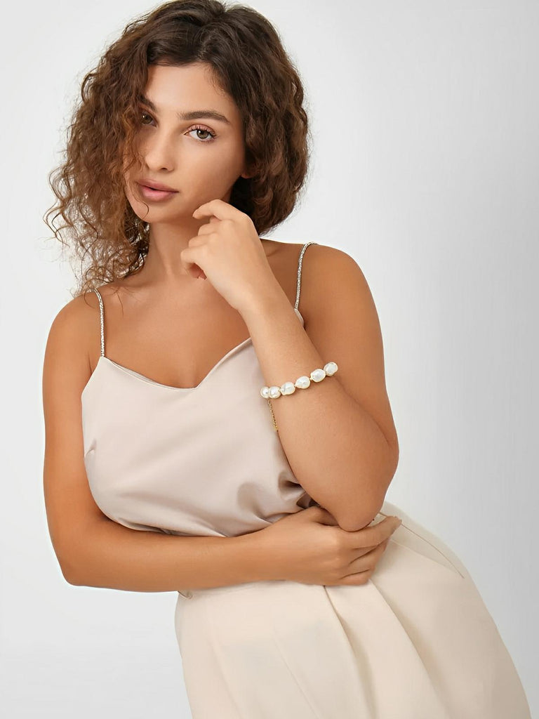 Bracelet perles baroques, perles irrégulières, look vintage, acier titane, ajustable, modèle Pascalle - Bracelet - Blanc